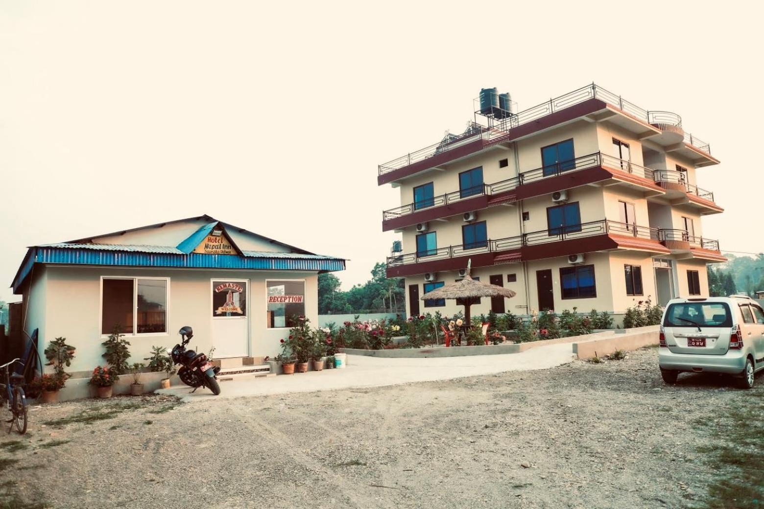 Typical Nepali Kitchen - No Pizza - No Pasta - No Problem !! Ξενοδοχείο Sauraha Εξωτερικό φωτογραφία